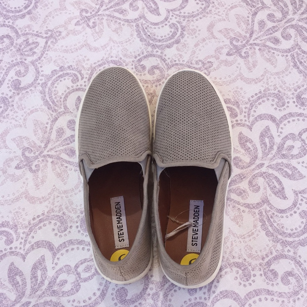 Steve Madden Slip on shoes